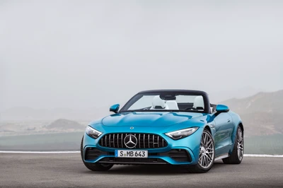 2022 Mercedes AMG SL 43 en Bleu Vibrant, Capturé dans un Paysage Scénique