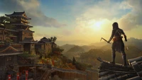 Assassin Ombre Surplombant une Forteresse Lointaine au Crépuscule