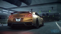 Nissan GT-R corriendo a través de un túnel subterráneo en Need for Speed.