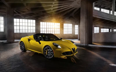 Lebendiges gelbes Alfa Romeo 4C Supersportwagen in industrieller Umgebung