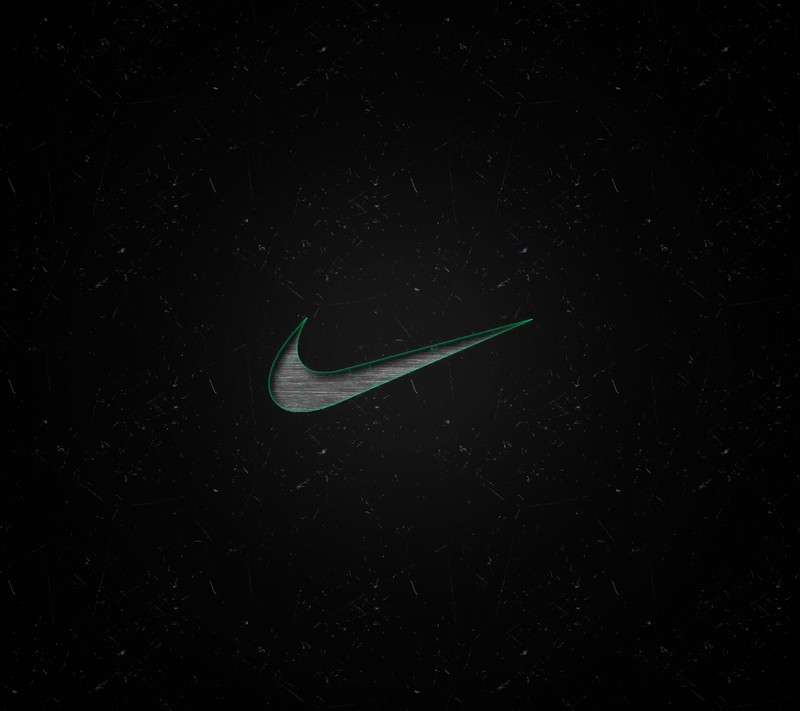 Близкий план зеленого логотипа nike на черном фоне (green shadow, логотип, nike, деревянный фон)