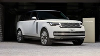 2024 Range Rover SV: Bespoke Luxury Redefined in Stunning Detail