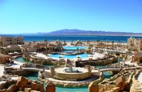 Beeindruckende Resort-Oase mit Blick auf das Rote Meer in Hurghada