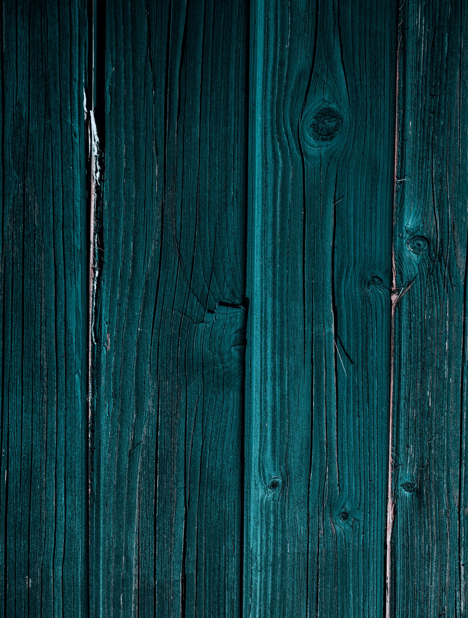 Arafed wood planks with a green paint and a white handle (2018, android, basic, coolest, druffix)