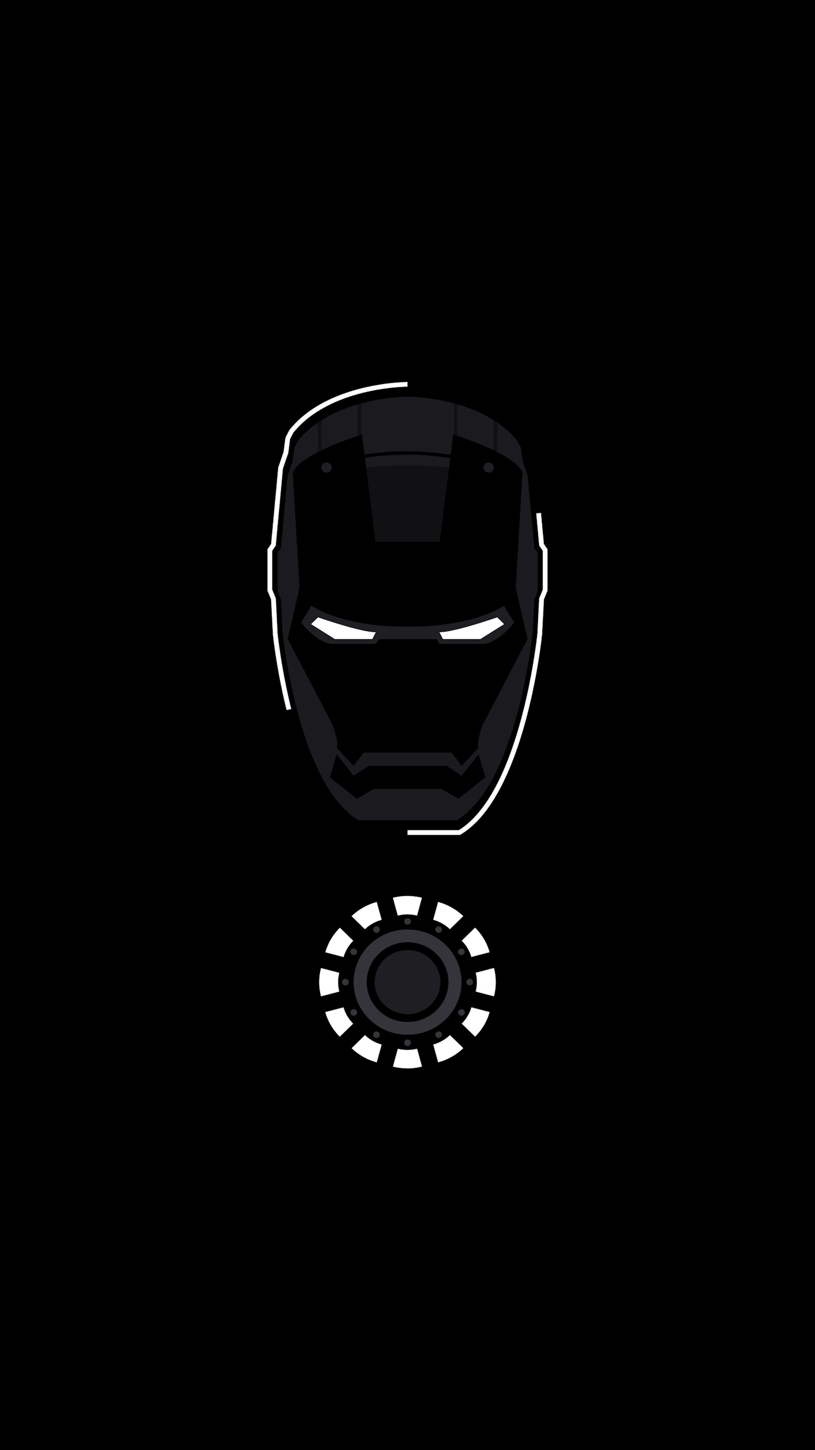 Gros plan d'un casque sur fond noir avec une lumière (amoled, avengers, noir, propre, génial)