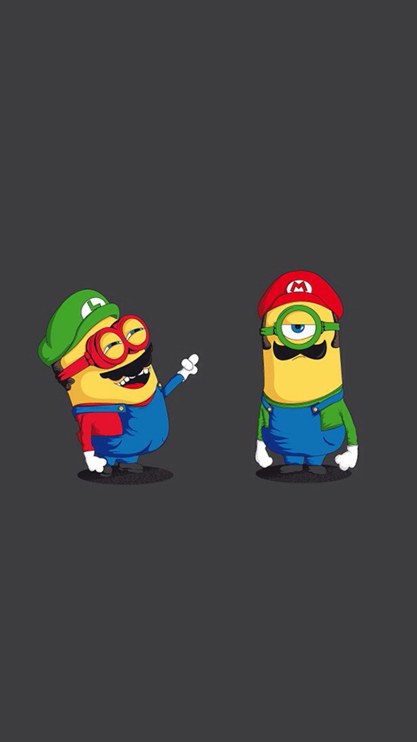 Zwei minions sind in verschiedenen outfits und hüten gekleidet (luigi, mario, minions)