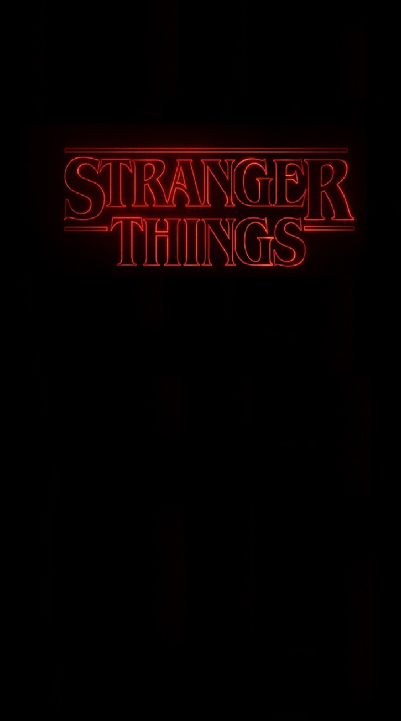 Un panneau néon rouge qui dit "stranger things" (onze, elle, netflix, stranger things)