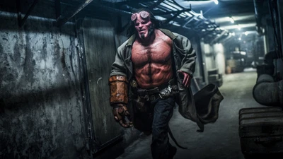 Hellboy dans un cadre sombre et menaçant, mettant en valeur sa forme musclée et ses caractéristiques emblématiques du film de 2019.