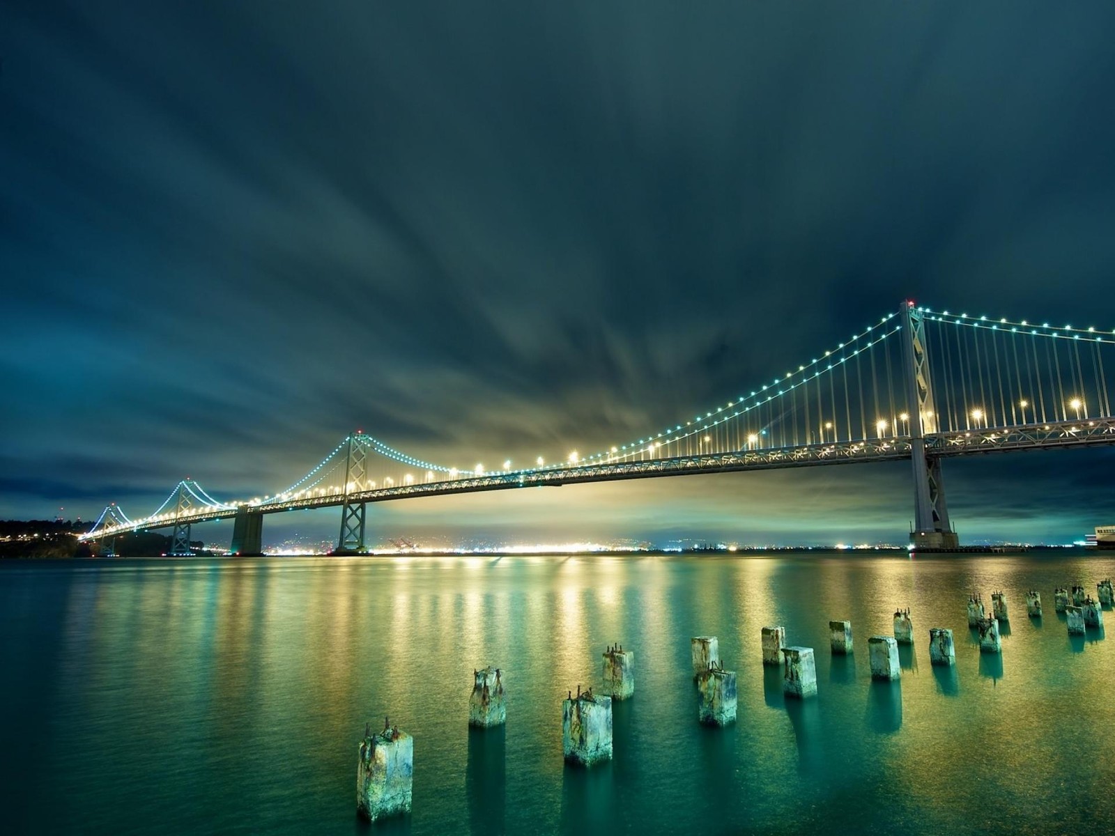 Descargar fondo de pantalla puente, puente atirantado, agua, puente colgante, noche