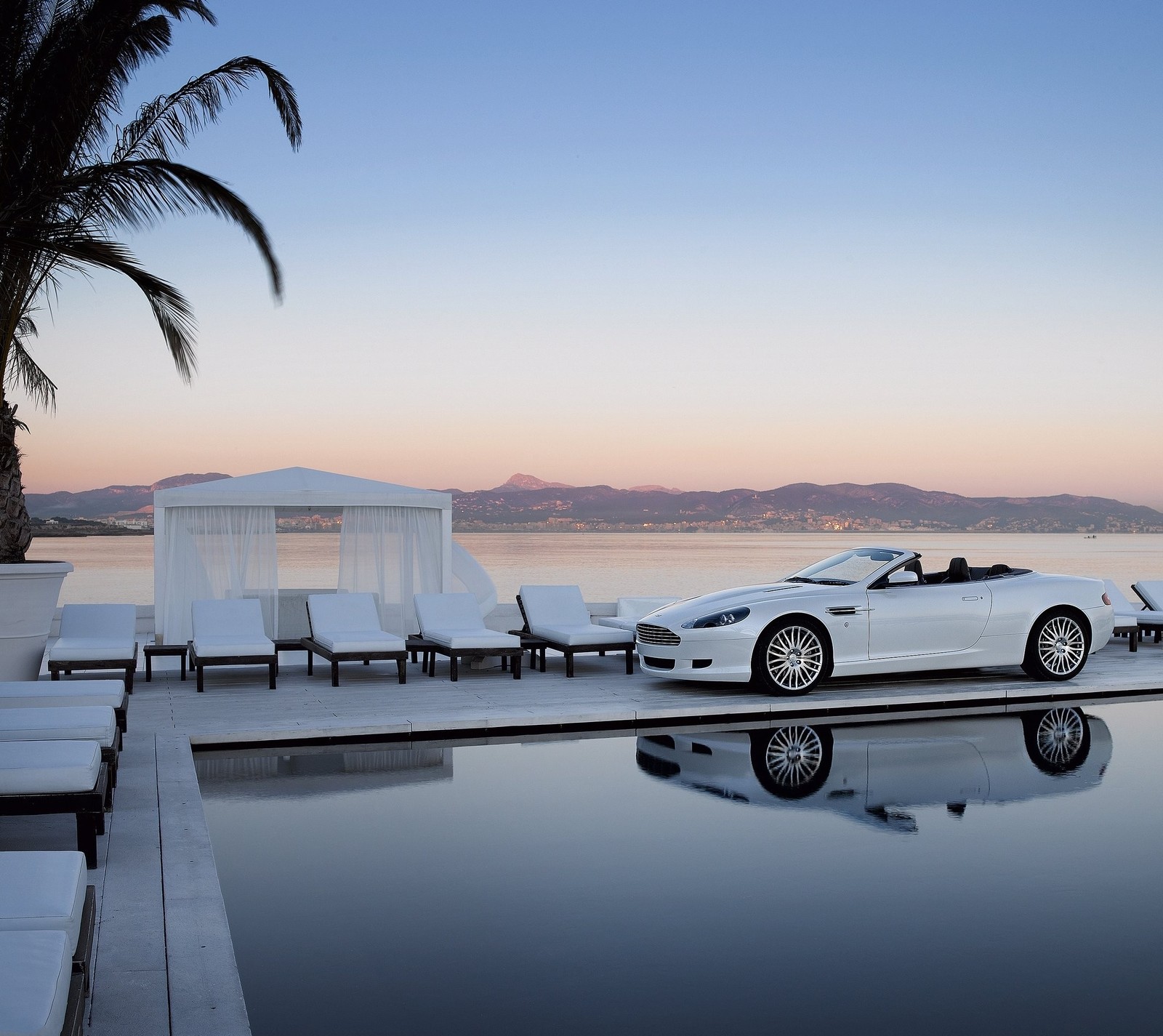 Lade aston martin, db9, volante Hintergrund herunter