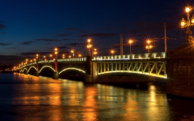 Панорамный мост над водой с огнями ночью (отражение, санкт петербург, saint petersburg, ночь, вода)