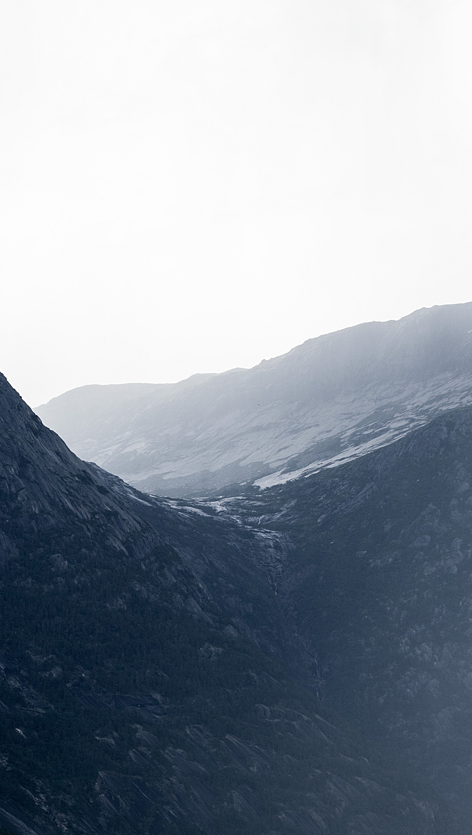 Baixar papel de parede névoa, melancolia, montanhas, natureza, noruega