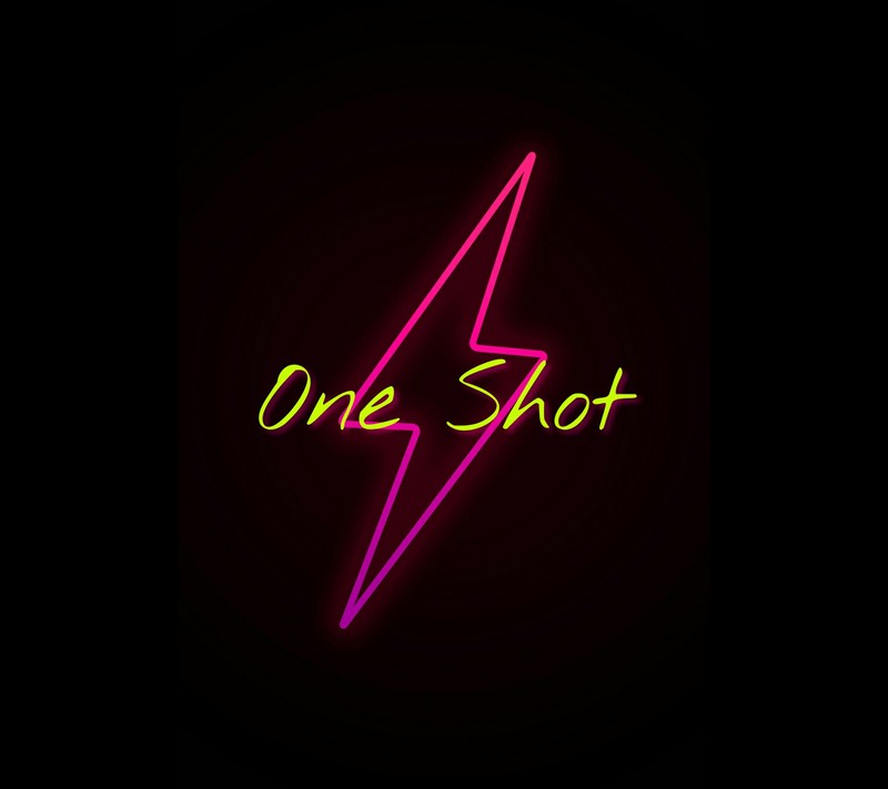 Неоновая вывеска с надписью one shot на черном фоне (огонь, смешной, иллюминаты, любовь, музыка)