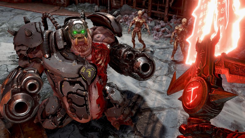 Крупный план робота с светящимся зеленым глазом (doom eternal, видеоигра, меч)