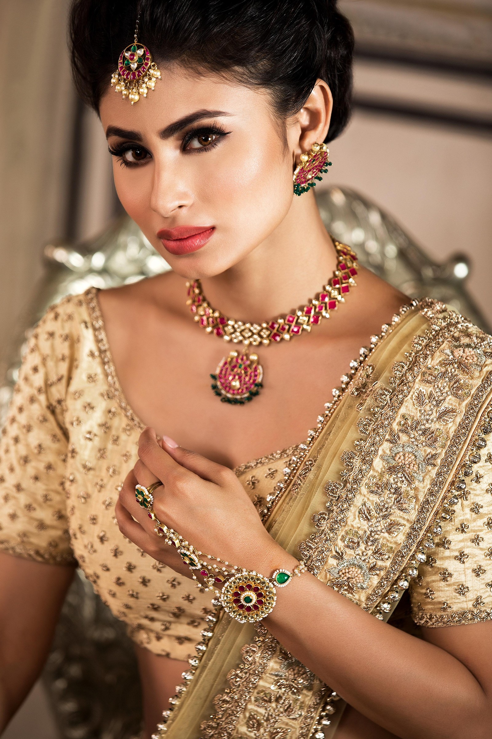 mouni roy, indian actress, traditional, bride, beautiful actress wallpaper