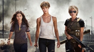 terminator dark fate, film, mackenzie davis, natalia reyes, linda hamilton