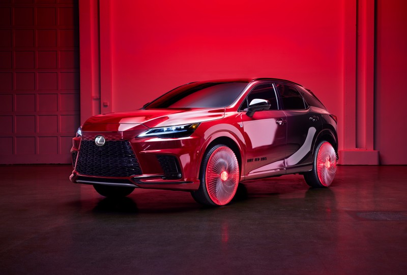 Новый lexus cx показан в красном свете (lexus rx 500h f sport с красными дисками, lexus rx 500h f sport ruby red rims, 2022, 5k, 8k)