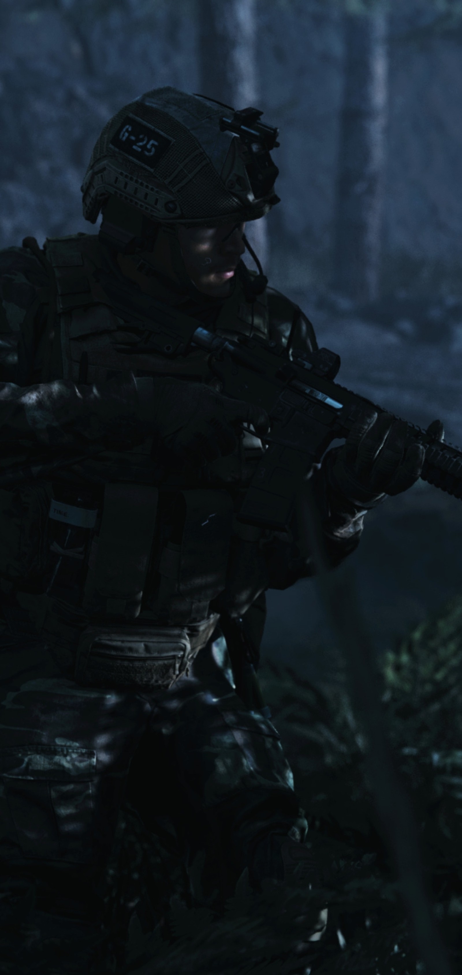 Soldat arabe avec un fusil dans une forêt sombre. (2019, 4k, call of duty, militaire, guerre moderne)