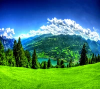 Paisagem verde exuberante com colinas onduladas e um lago cênico sob um céu azul brilhante