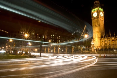 Big Ben illuminé : Un paysage urbain nocturne du monument emblématique de Londres