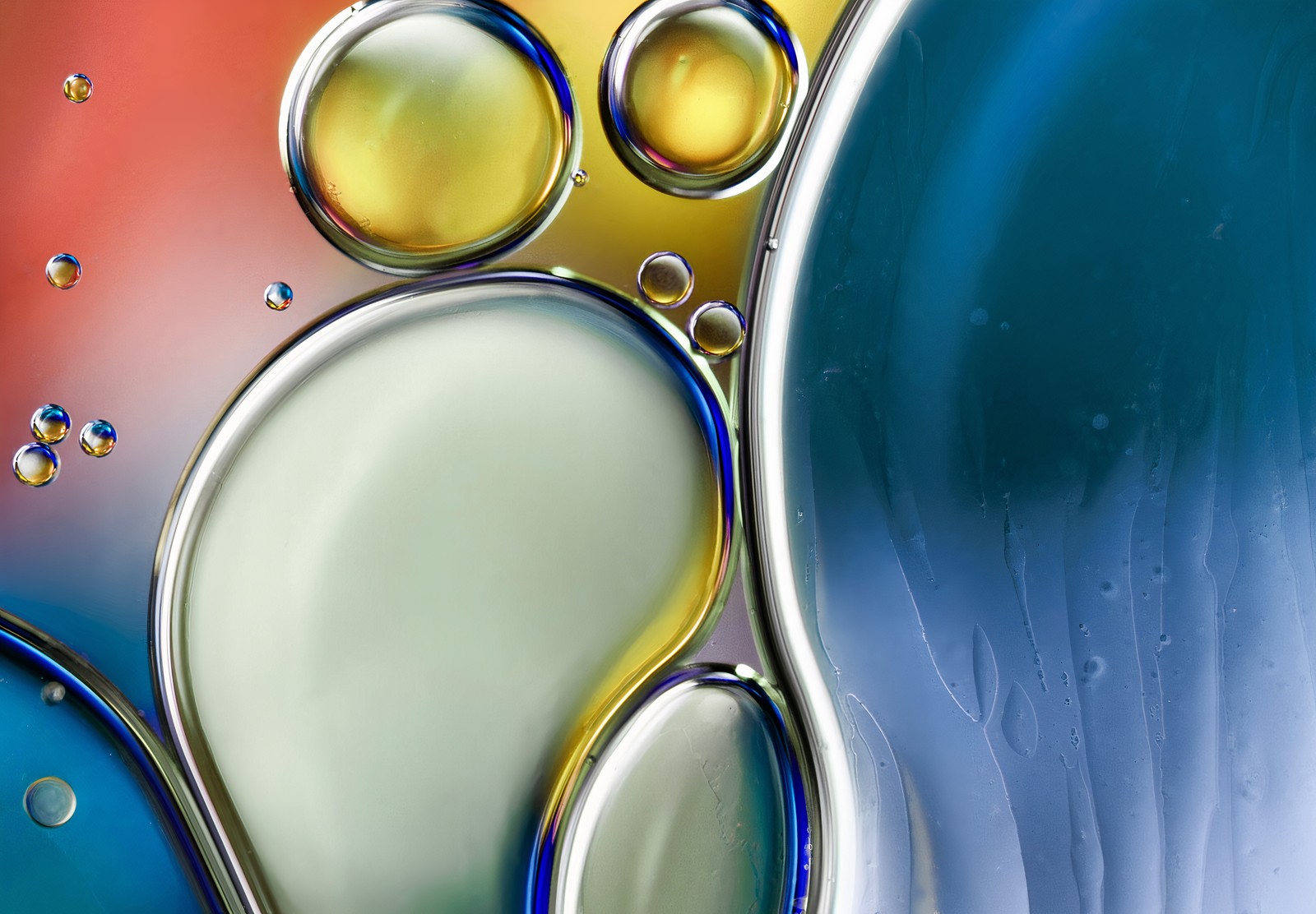 A close up of a colorful liquid filled glass with bubbles (apples, ipad, apple, liquid, azure)