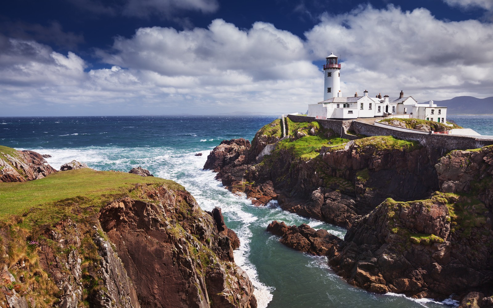 Скачать обои fanad lighthouse, ирландия, прибрежный, океан, морской пейзаж