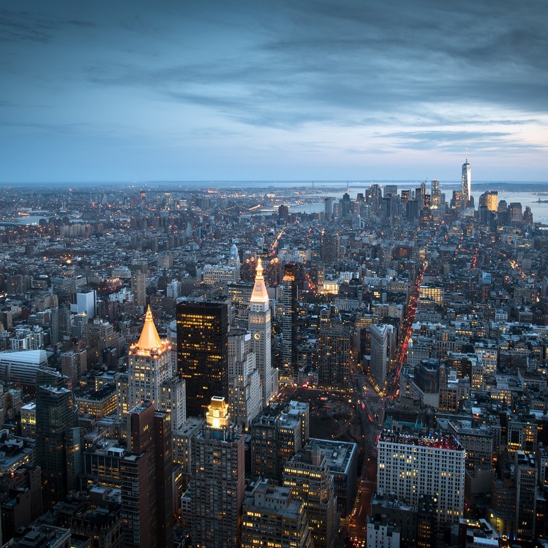 Абстрактный вид города ночью с множеством зданий (город, нью йорк, new york, nyc, небоскреб)