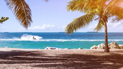 Jet-Ski-Abenteuer vor tropischer Ozeanlandschaft