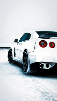 Nissan GTR в снежном пейзаже