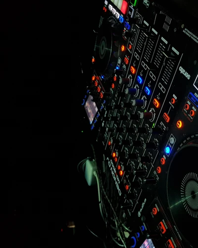 Mezclador de DJ dinámico con luces LED coloridas