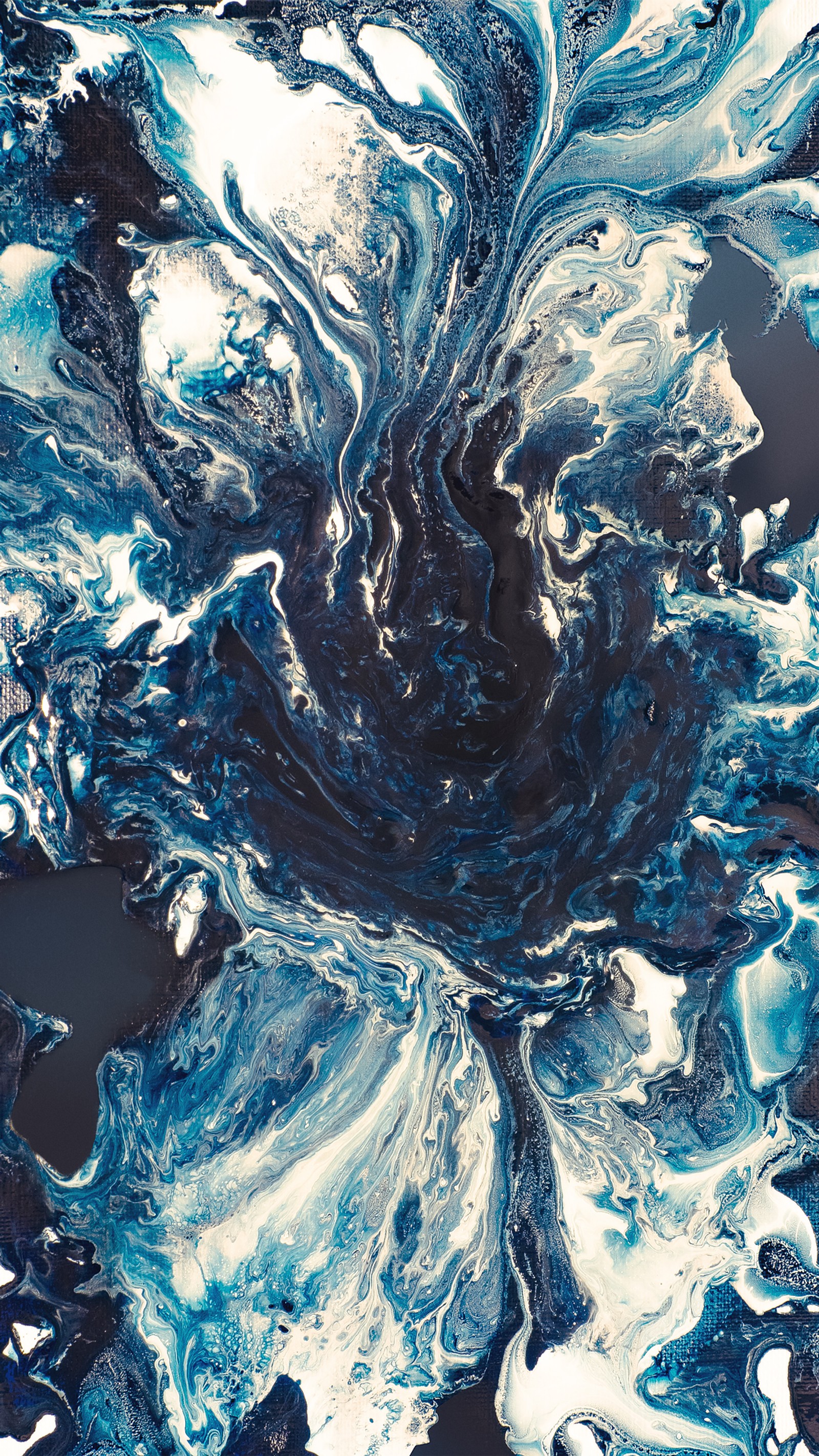 Close de uma pintura de um redemoinho azul e branco (oneplus 6, oneplus 6t, smartphone, android, azul)