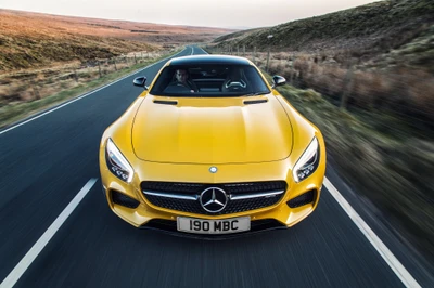 Mercedes-Benz SLS AMG : Une voiture de sport performante époustouflante en jaune vif