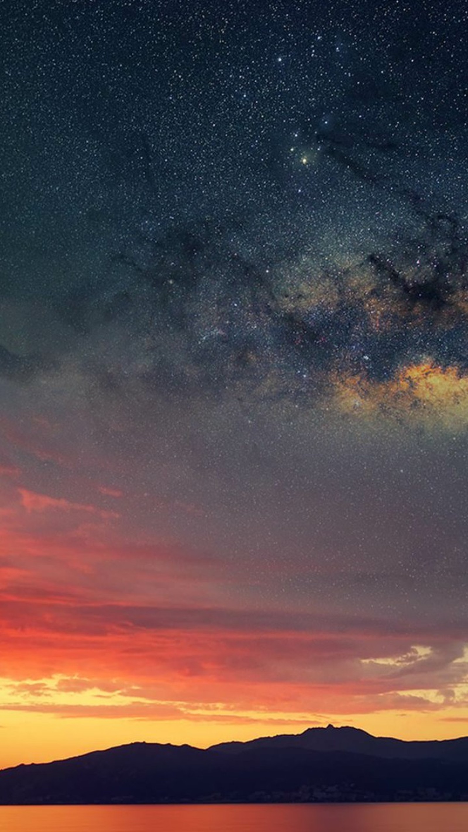 Vista abstracta de un lago con un bote y un cielo lleno de estrellas (hermoso, noche, cielo, wow)