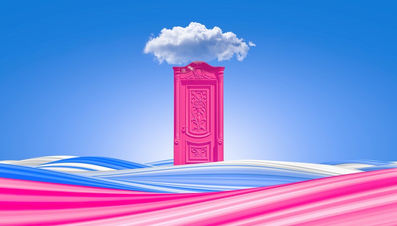 В центре волны из розового и голубого цвета стоит розовая дверь (pink door, облака, волны, цветной, синее небо)