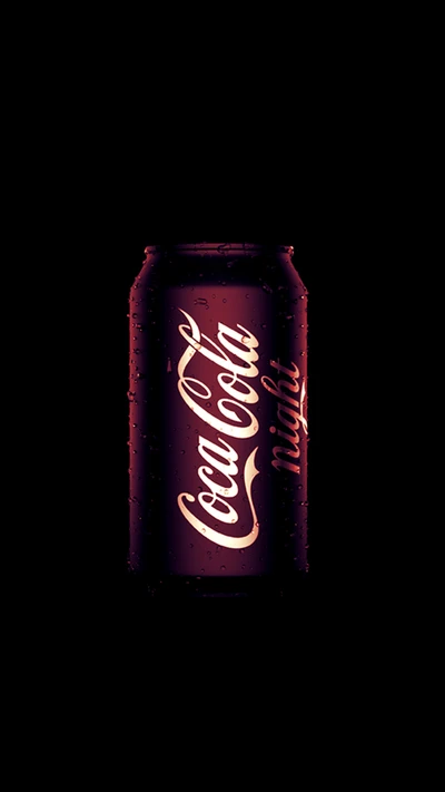 Coca-Cola Noche: Sabor Oscuro Refrescante en una Lata Elegante