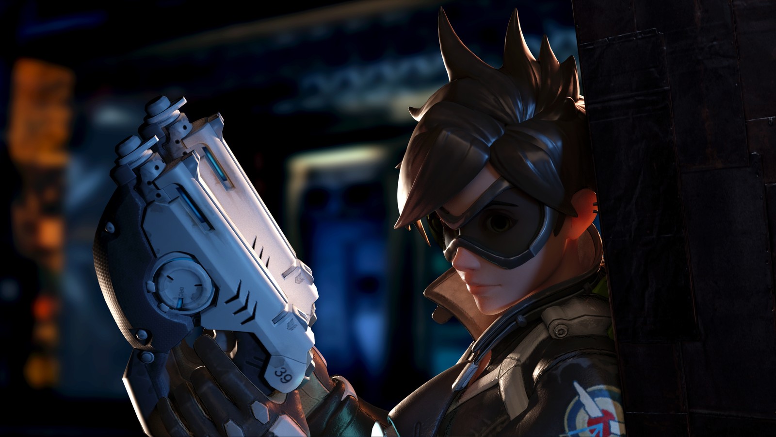 Бэтмен из arkham держит оружие и носит шлем (tracer, overwatch, видеоигра)