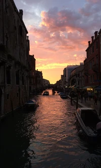 Coucher de soleil sur le canal de Venise