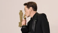 robert downey jr, oscar, celebrity, trophy, actor