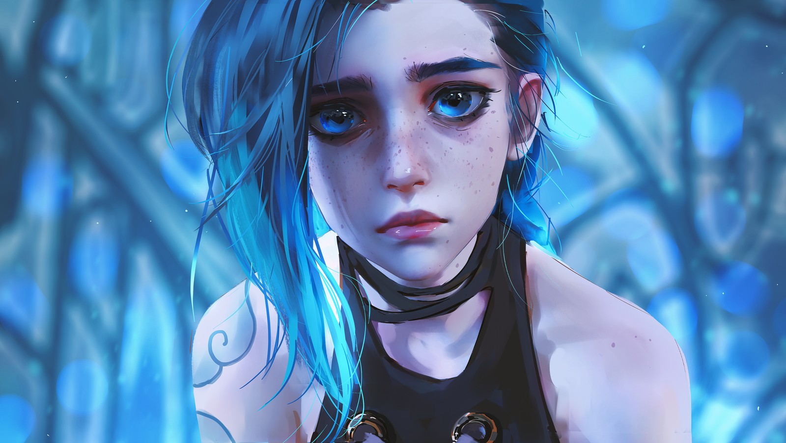 Un gros plan d'une personne aux cheveux bleus et en haut noir (jinx, triste, 5k, arcane league of legends, fond bleu)