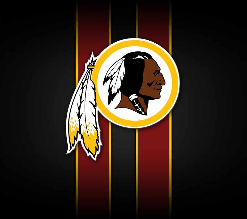 Логотип washington redskins на красно-желтой полосатой фоне (футбол, логотип, nfl, красные, reds)