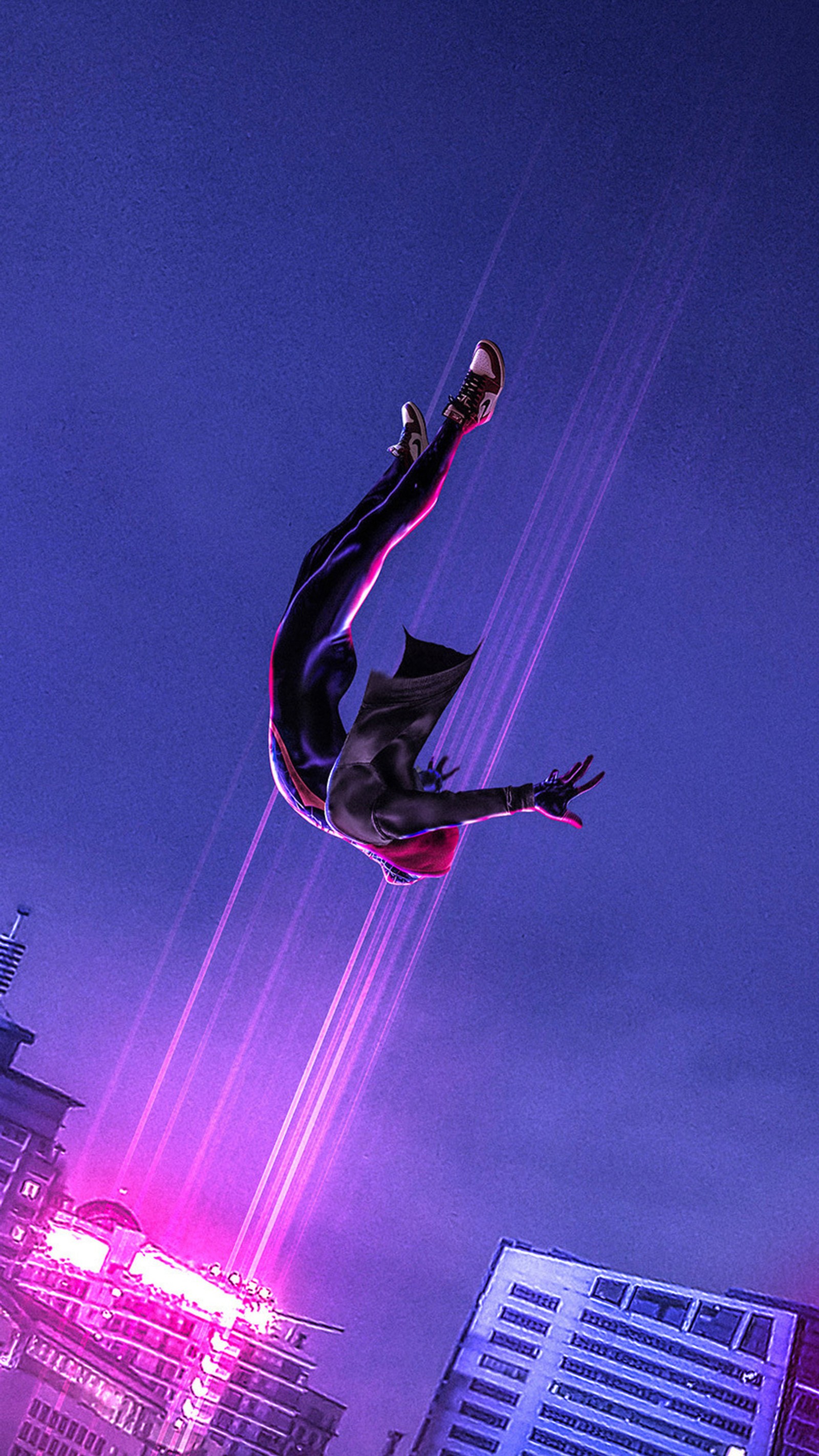 Spider-man volant dans les airs au-dessus d'une ville la nuit (anime, chute libre, dans, araignée, spiderman)