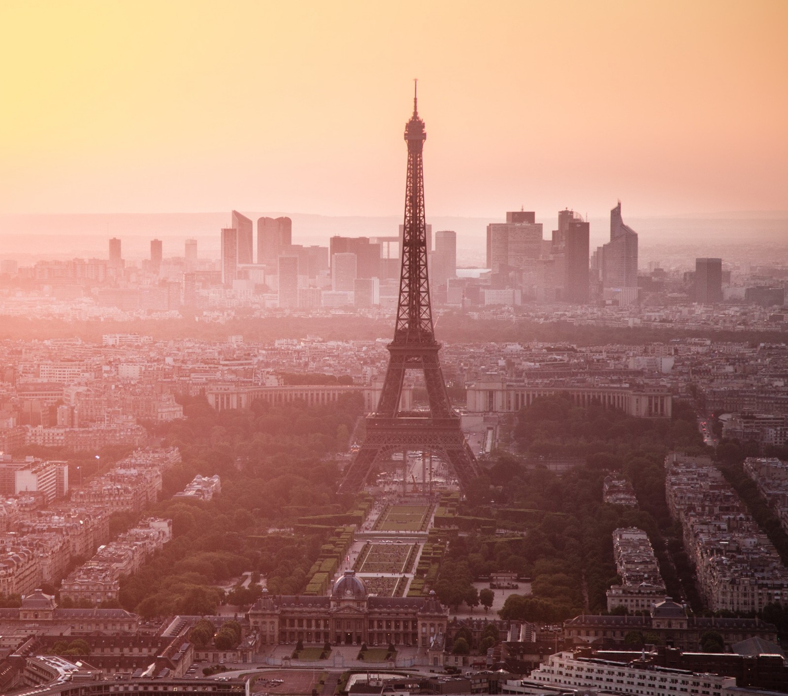 Вид на эйфелеву башню в париже на закате (эйфелева башня, париж, paris)