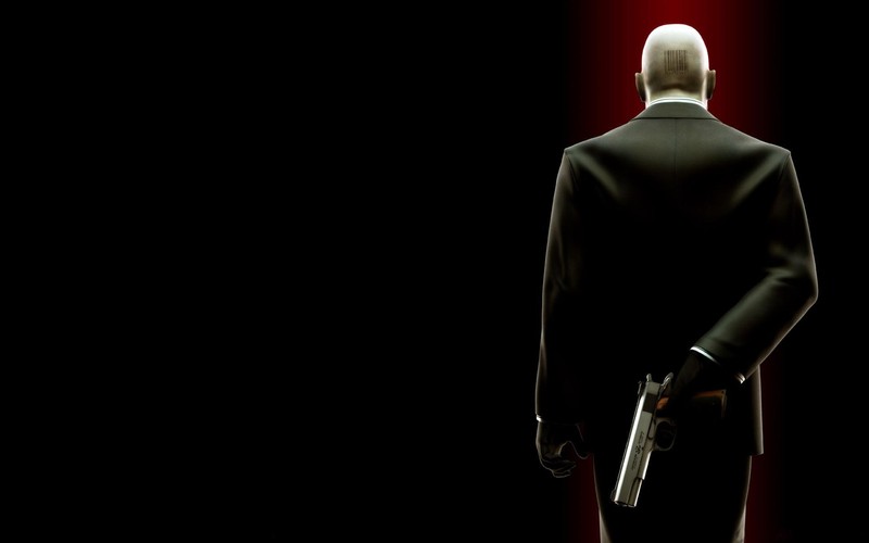 Размытое изображение мужчины в костюме с пистолетом (агент 47, agent 47, hitman абсолютная власть, hitman absolution, киллер)