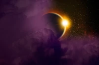 Eclipse solar en medio de una nebulosa cósmica