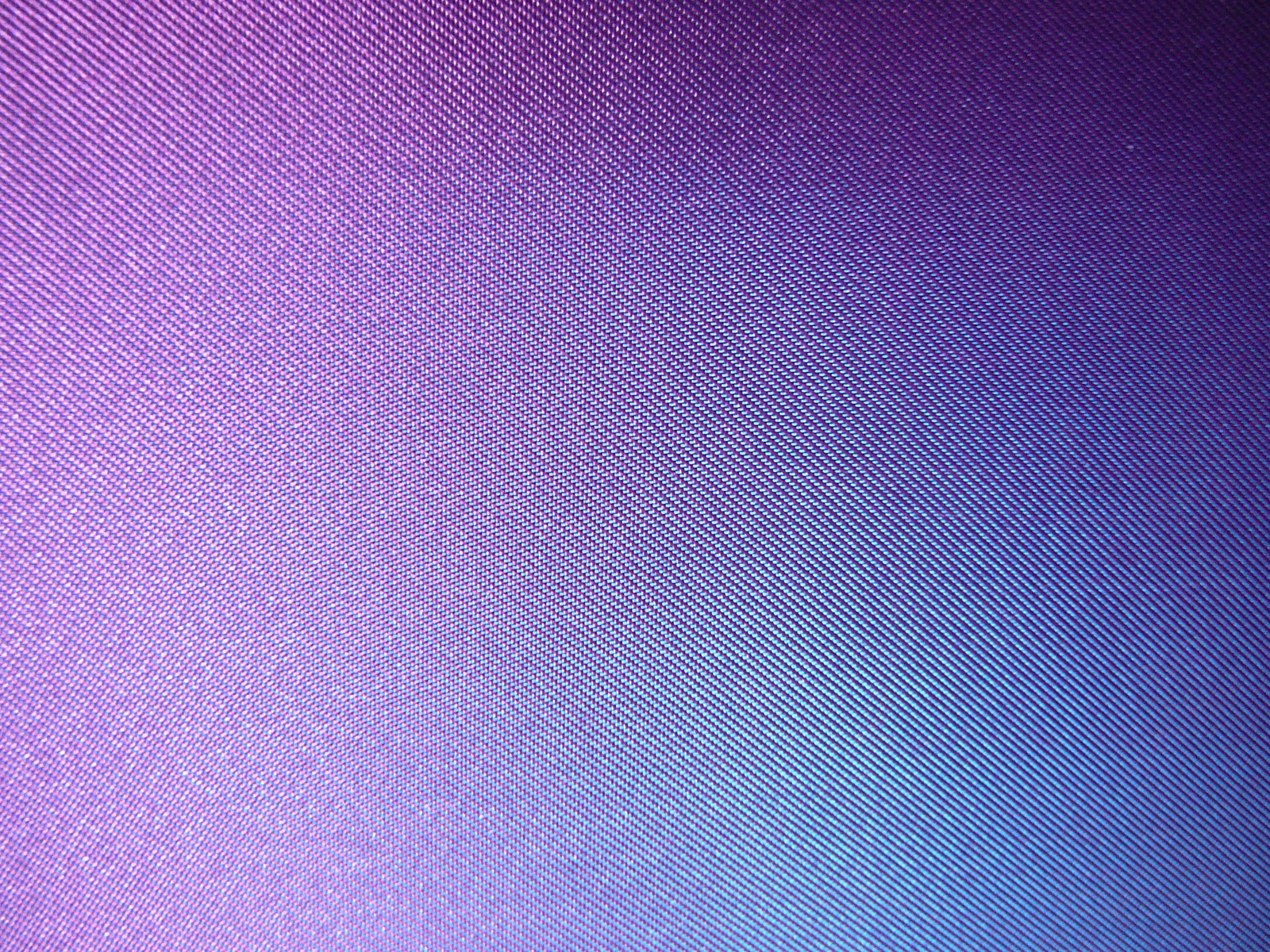 Fundo roxo e azul com uma pequena quantidade de luz (cor, textura, azul, violeta, roxo)