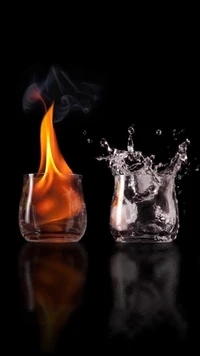 Contraste de elementos: Fuego y agua en armonía