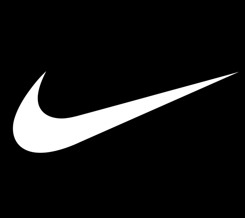 Крупный план белого логотипа nike на черном фоне (adidas reebook, nike)