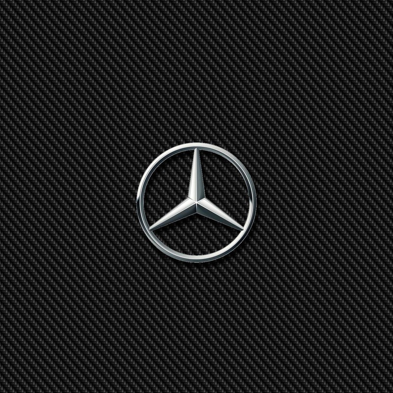 Логотип mercedes на черном угольном фоне (значок, эмблема, логотип, mercedes)