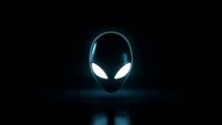 Alienware-Logo mit leuchtenden Augen auf schwarzem Hintergrund