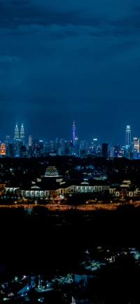 Horizonte urbano ao crepúsculo: Uma fusão de arranha-céus icônicos e uma atmosfera elétrica